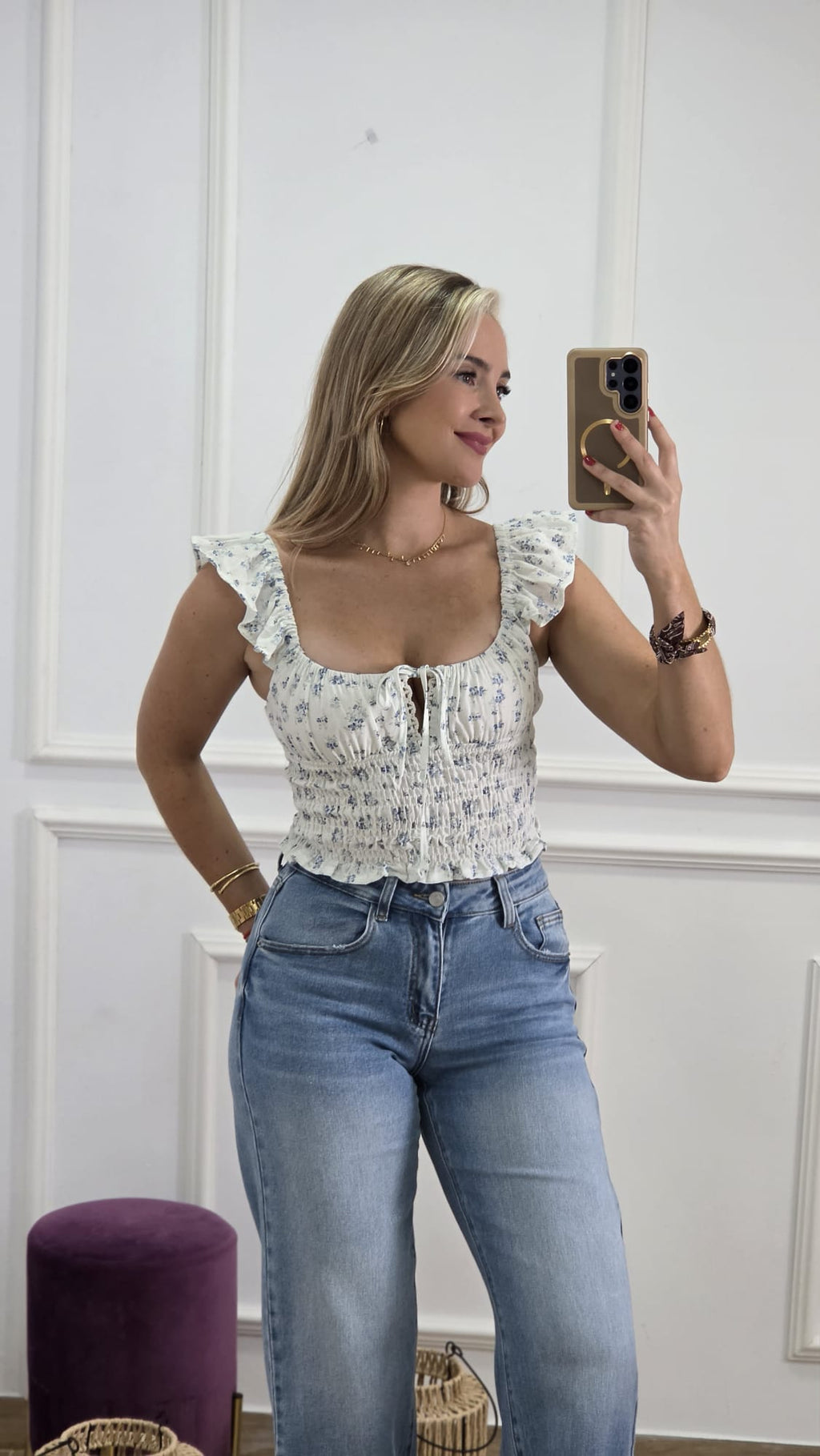 Top Laura