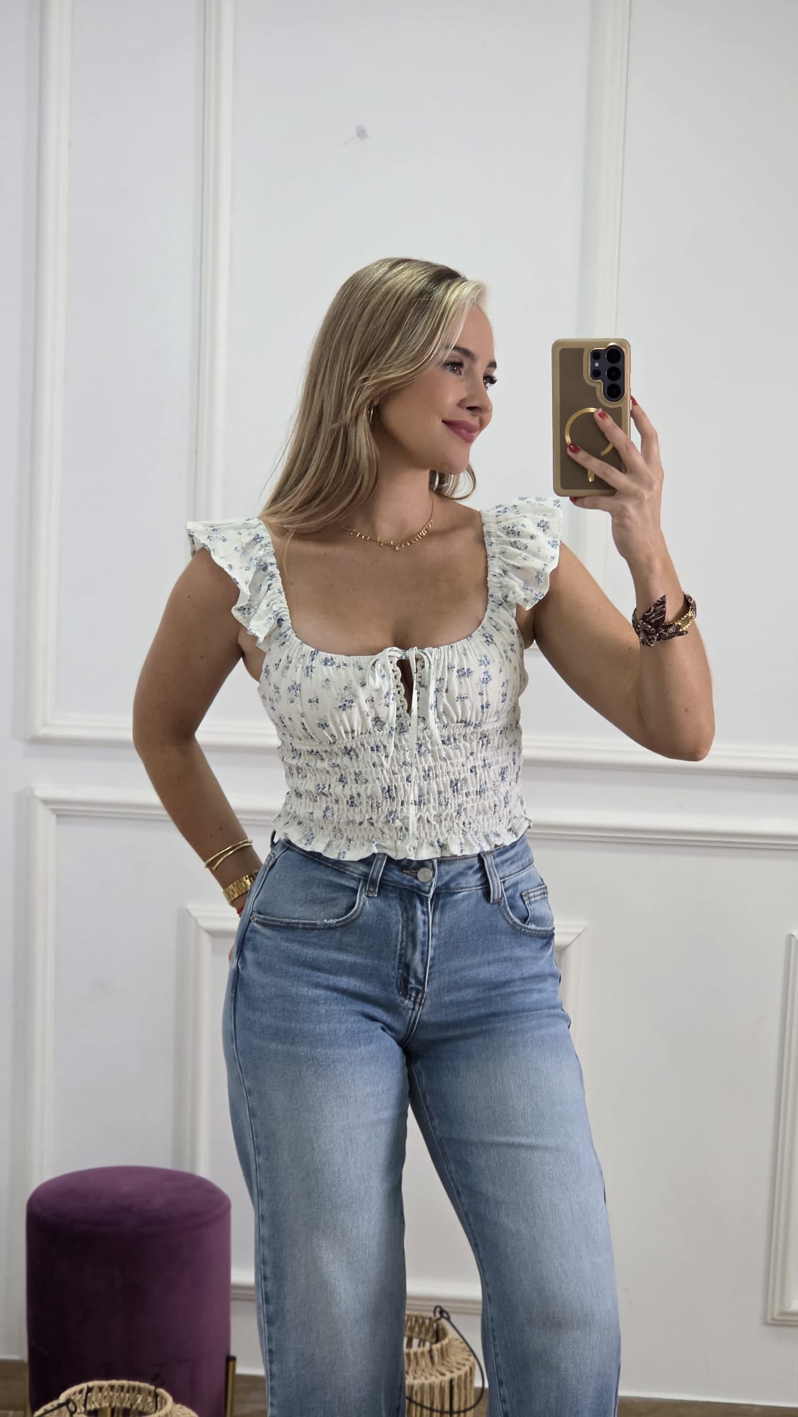 Top Laura