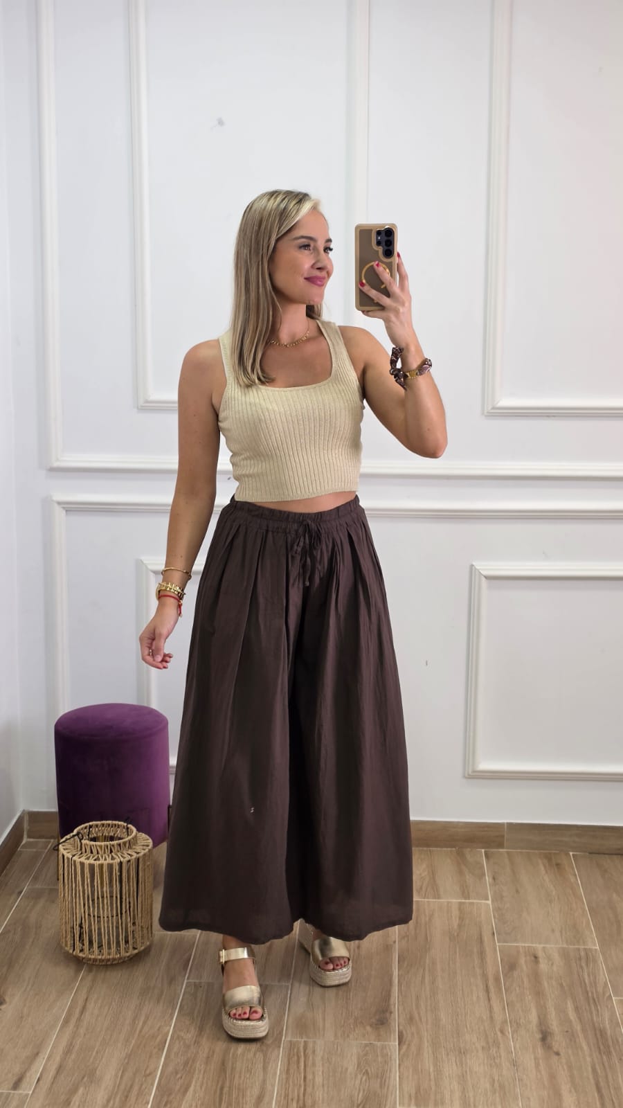Top Adela