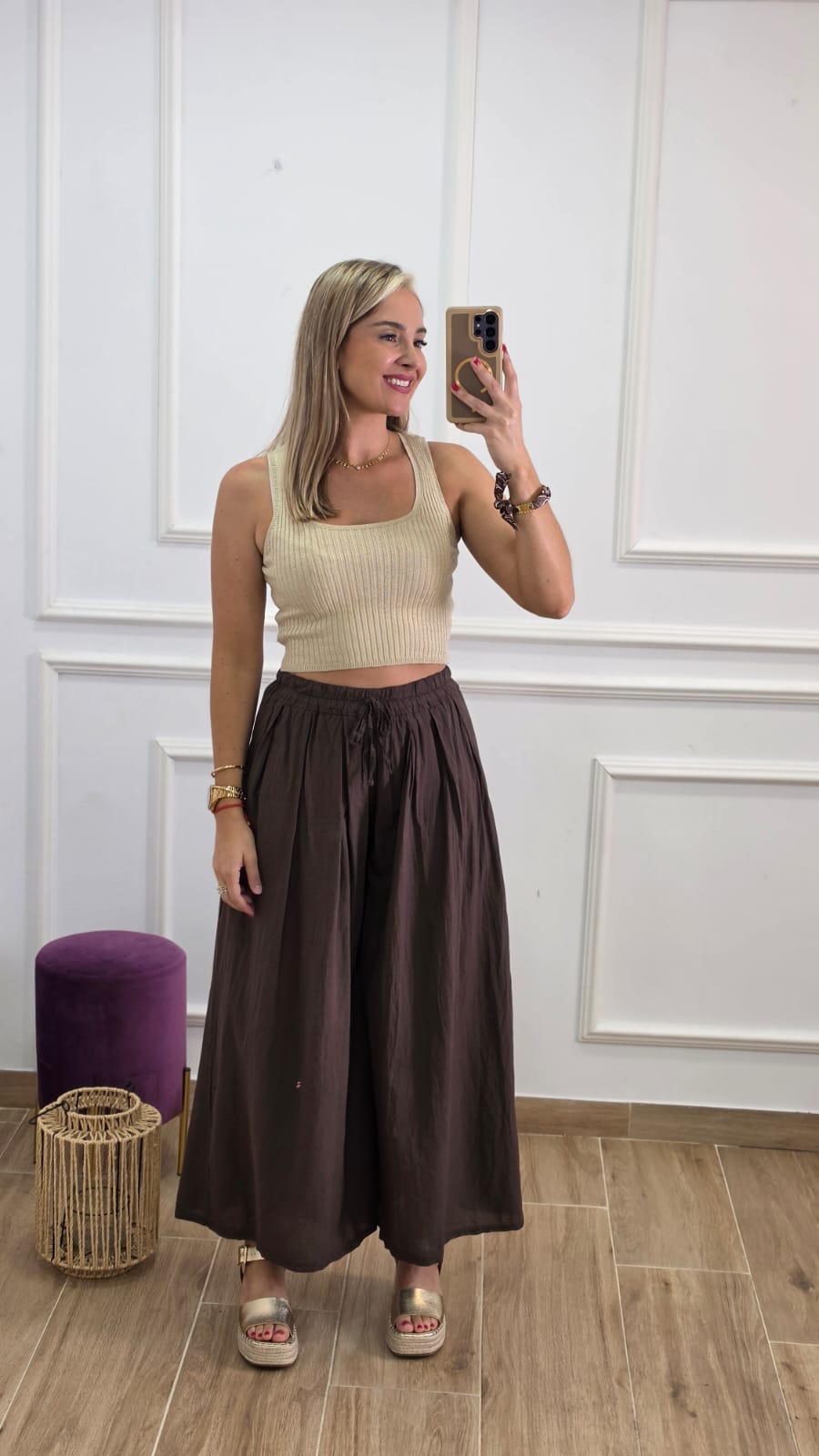 Top Adela
