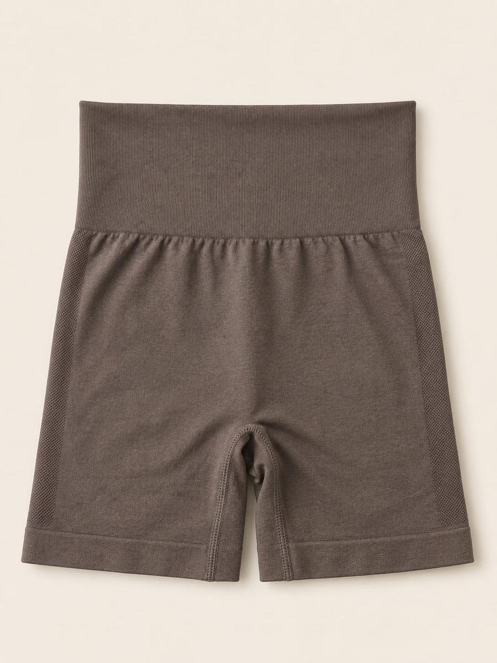 Short Anitta