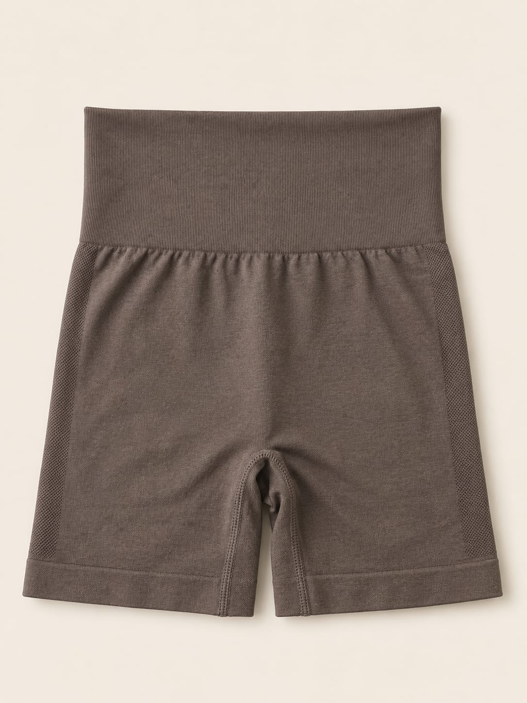 Short Anitta